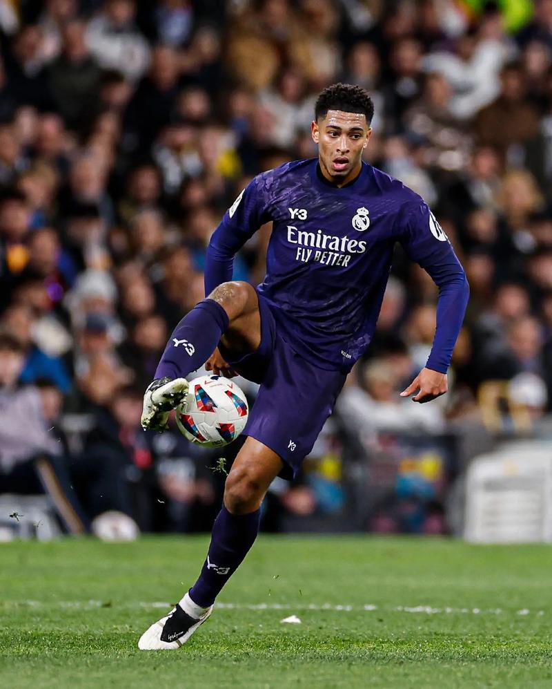 如狮重负！福建男篮明晚再次挑战卫冕冠军（重压之下，福建男篮明晚再战卫冕冠军）