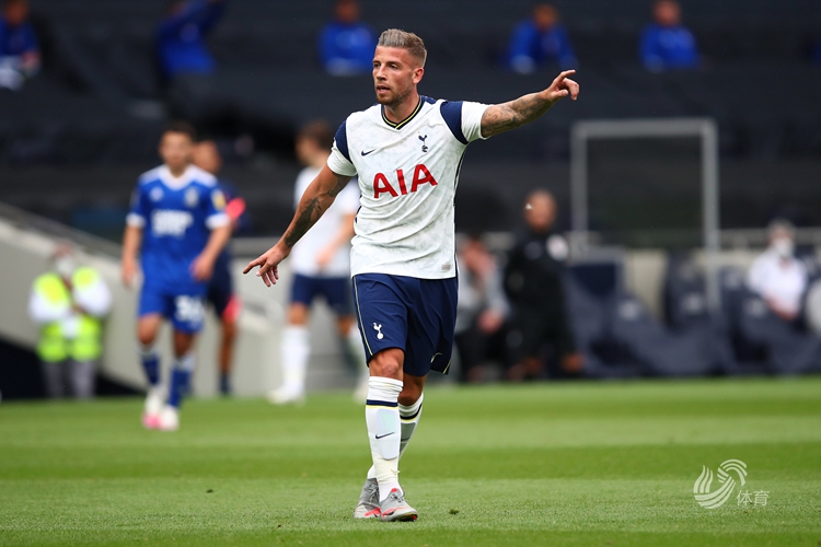 棒球与高清视角下的球缝线特写