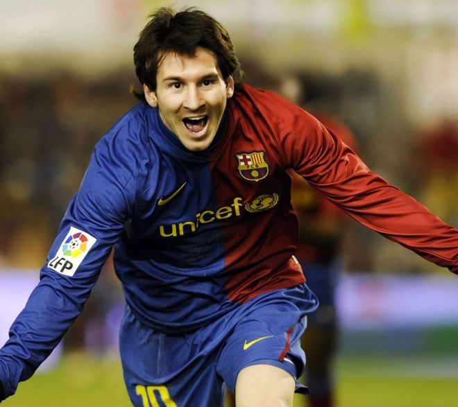 巴萨梅西助攻队友攻入制胜球